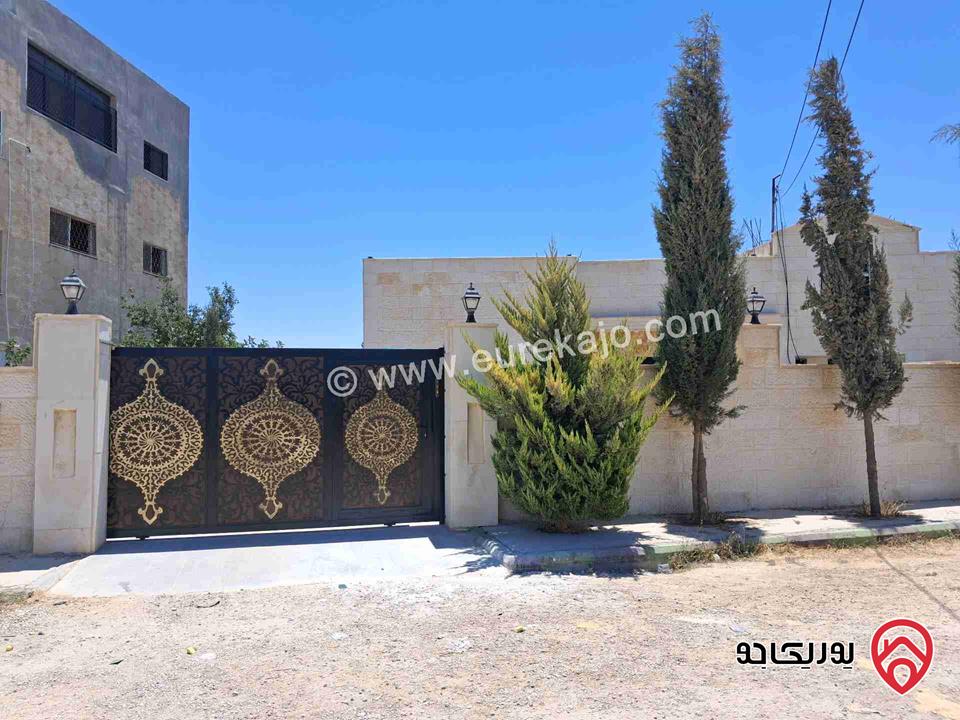 منزل مستقل مساحة 245م على أرض 400م للبيع في مأدبا المأمونية الغربية