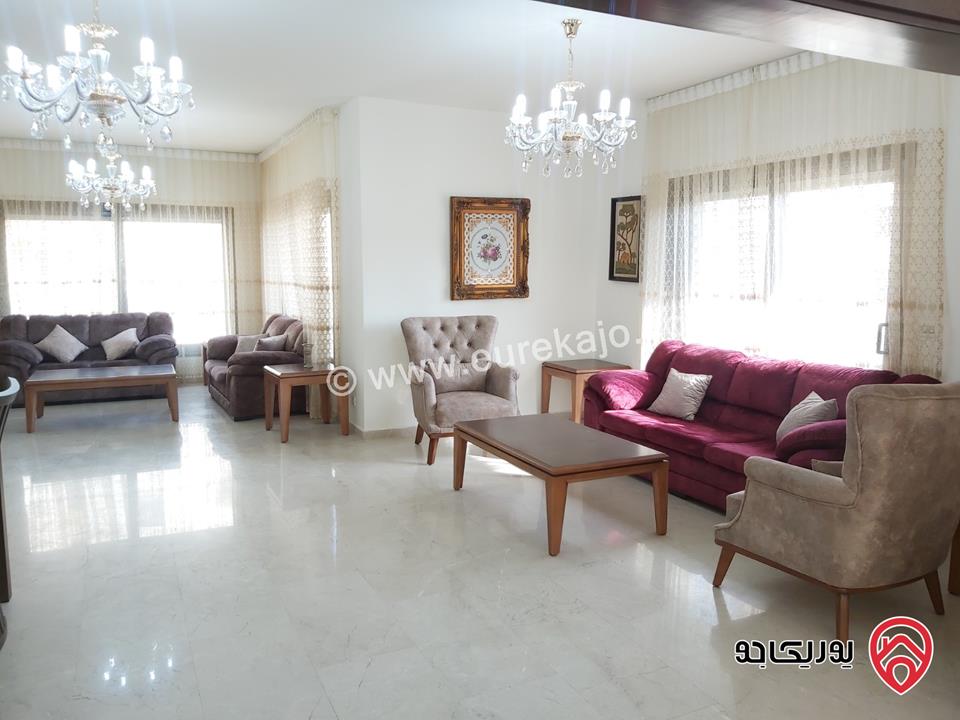 شقة أرضية طابقية مفروشة مساحة 302م داخلي و 70م خارجي للايجار في عمان - دير غبار