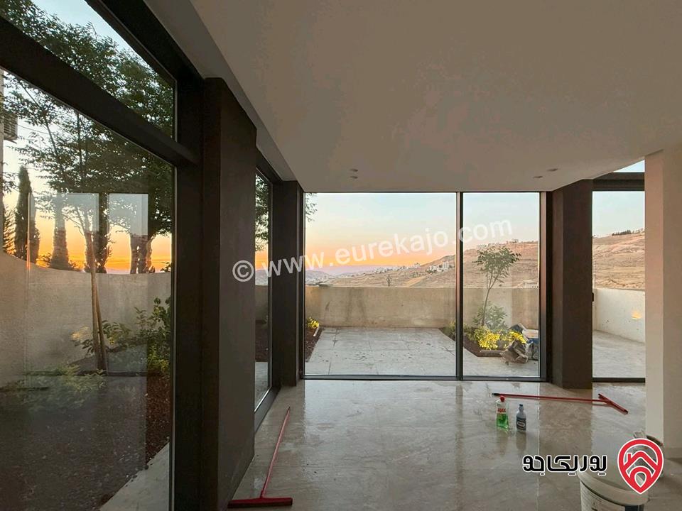 شقة دوبلكس طابق أرضي مساحة 244م داخلي و 55م خارجي للبيع في عمان - الجبيهة