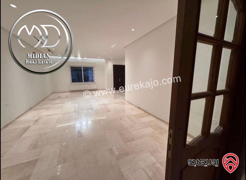 شقة أرضية فاخرة للايجار في عمان - دير غبار مساحة 300م مع تراسات و حدائق 350م تصلح للأجانب والهيئات الدوبلوماسية 