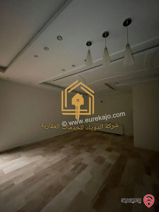 شقة فارغة طابق شبه ارضي مساحة 180 للإيجار في عمان - دير غبار 