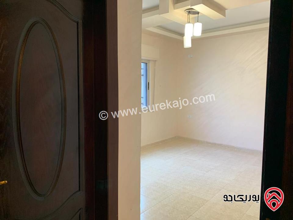 شقة طابق ثالث مساحة 100م للبيع في عمان - طبربور