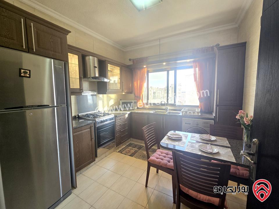 شقة طابق ثالث مساحة 120م للايجار مفروشة في عمان - الرابية