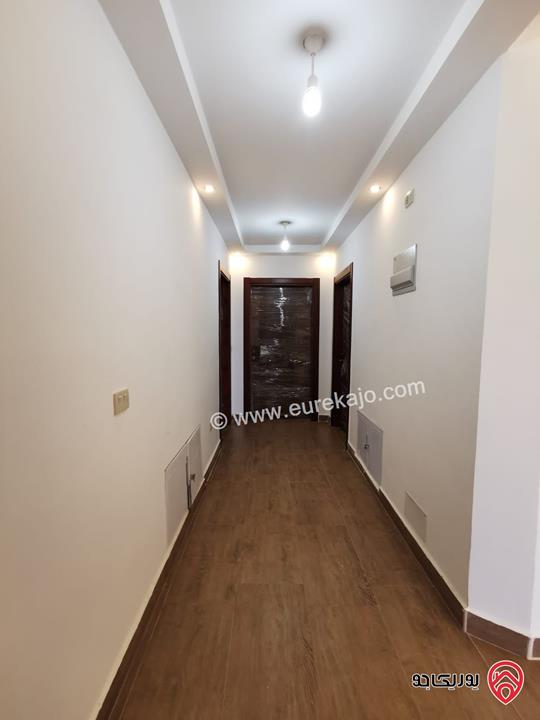 فيلا مع شقتين مساحة 800م على أرض 750م للبيع بإطلالة خلابة في عمان - بدر الجديدة من المالك مباشرة 