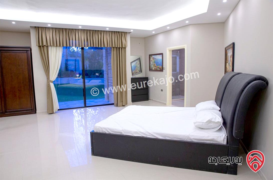 شقة طابقية فخمة مساحة 420م داخلي و 300م خارجي مع مسبح للايجار المفروش في عمان - أم السماق