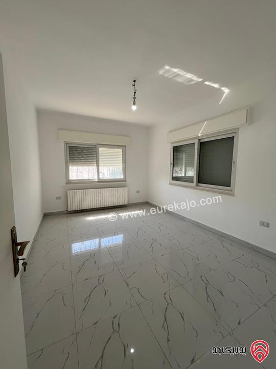 فيلا مساحة الارض 672م مساحة البناء 600م للبيع في عمان - دير غبار حي السهل 