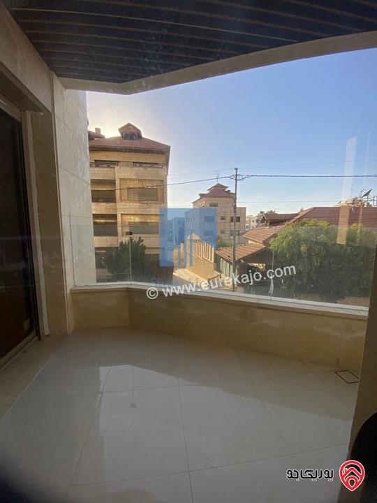 شقة فاخرة للبيع في عمان - أم أذينة قرب أبراج السادس طابق ثالث 180م مع روف دوبلكس 105م لم تسكن