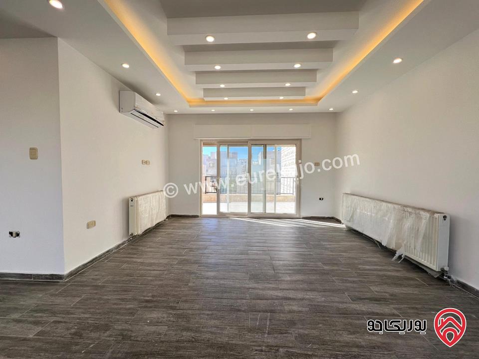 فيلا فاخرة مساحة 550م على ارض 1 دونم للبيع في عمان - عبدون اطلالة خلابة 