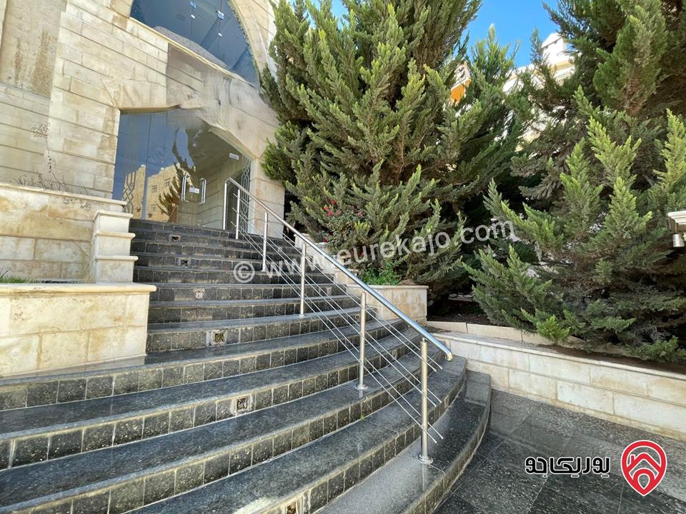 شقة أرضية مساحة 450م داخلي و 300م خارجي للايجار في عمان - الجاردنز