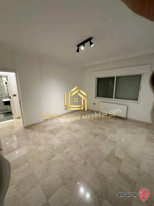 شقة دوبلكس مساحة 270م داخلي و 180م خارجي للإيجار في عمان - الصويفية