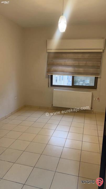 شقة شبه ارضية مساحة 150م داخلي و 90م خارجي للبيع في عمان - خلدا