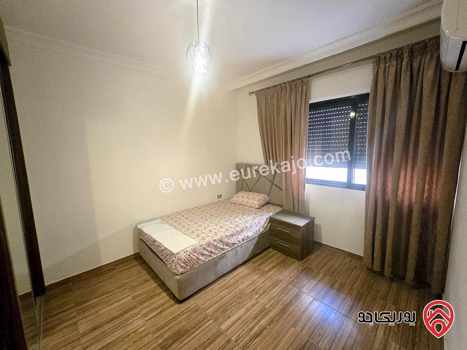 شقة ارضية مساحة 130م داخلي و 50م خارجي مع مدخل وكراج خاص للايجار مفروشة في عمان - ضاحية الامير راشد 