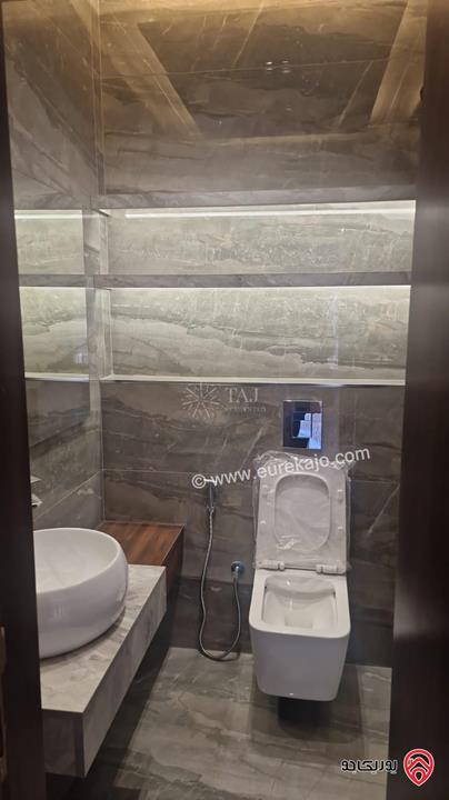 شقة فاخرة طابق اول مساحة 205م للبيع في عمان - ام اذينة