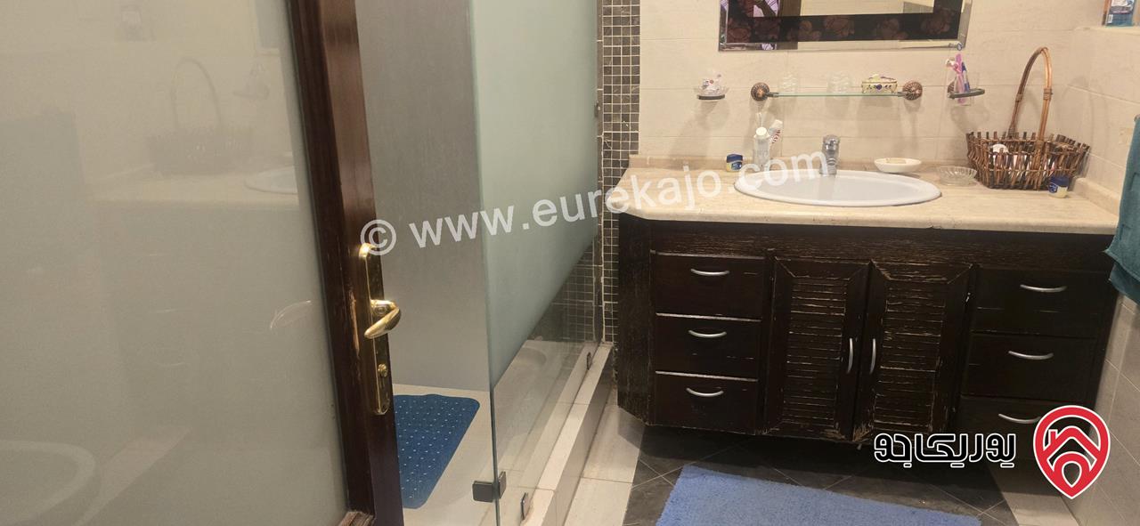 شقة ارضية مساحة 351م و حديقة وتراسات 350م للبيع في عمان - الرابية