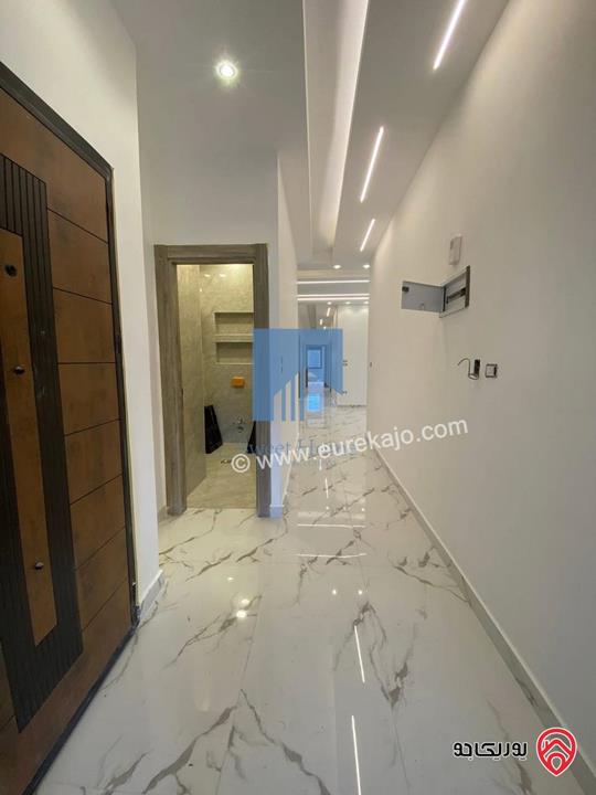 شقة فاخرة للبيع في عمان - خلدا قرب إشارة البنك العربي ومركز زها طابق ثاني 220م تشطيب سوبر ديلوكس لم تسكن