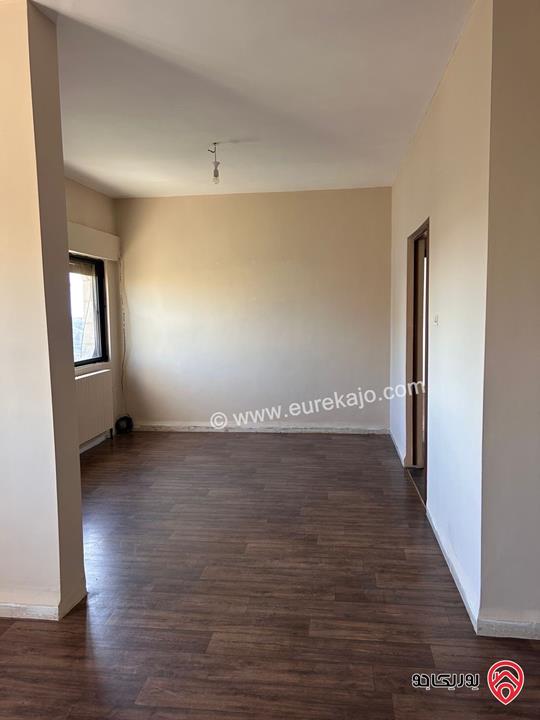 شقة مساحة 200م طابق أول للايجار في عمان - خلدا 