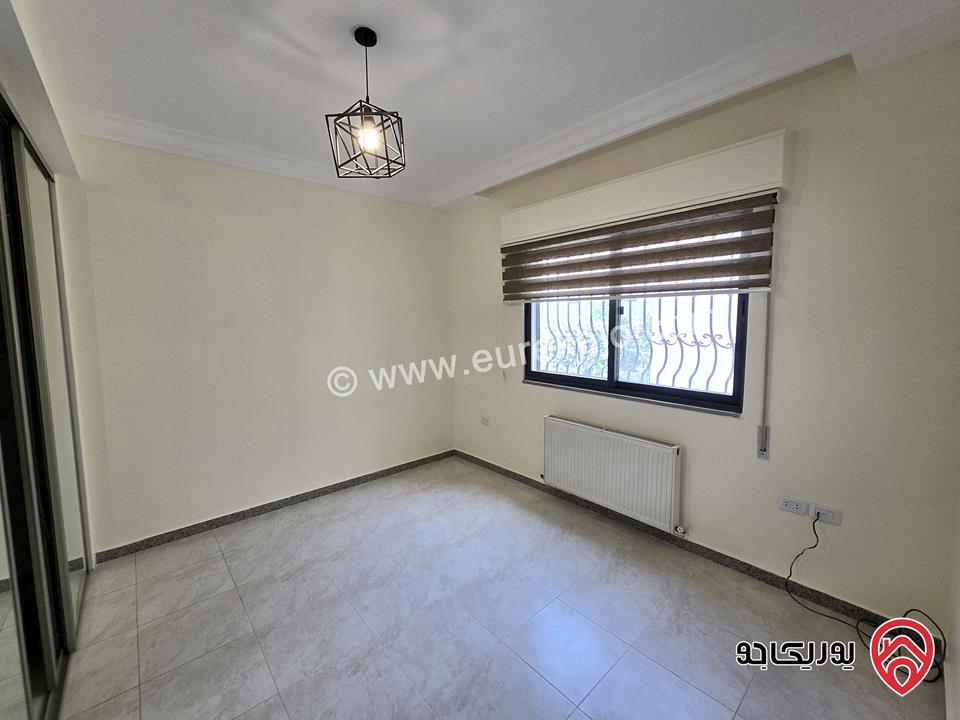 شقة طابق ثاني مساحة 190م للبيع في عمان - الشميساني