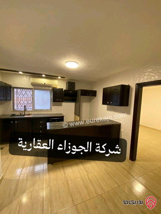 شقة فارغة شبه ارضية مساحة 90م للايجار في عمان - الذراع الغربي مجددة بالكامل