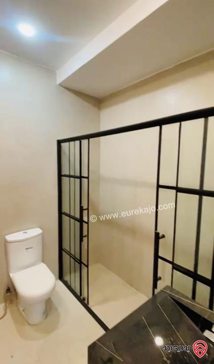 شقة طابق أرضي على مستوى الشارع مساحة 200م للبيع في عمان - خلدا 