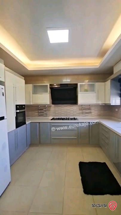 شقة طابقية مساحة 200م للبيع في عمان - ضاحية النخيل 