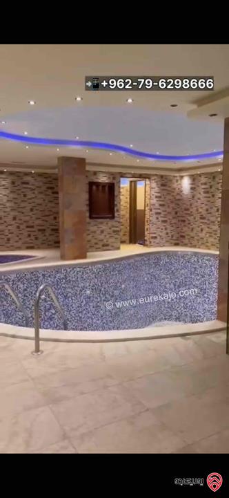 فيلا فاخرة مساحة 550م على أرض 380م للبيع في عمان - الظهير داخل كومباوند 