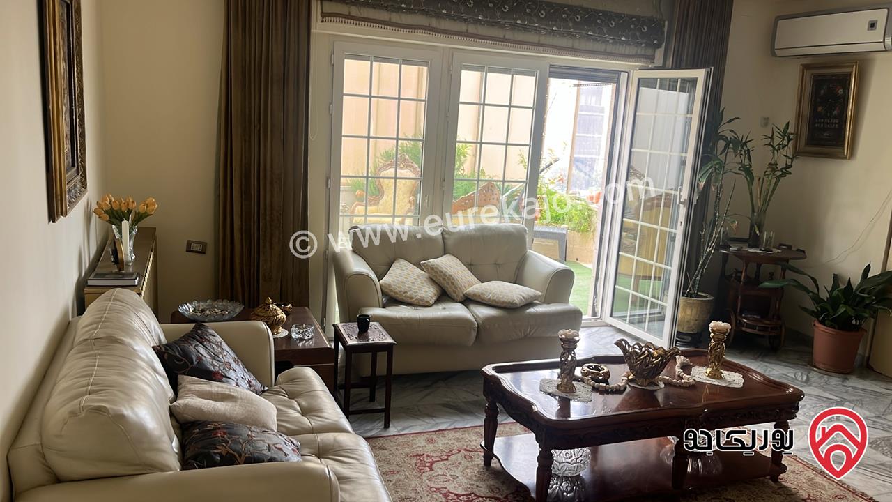 شقة طابق كامل (بمدخلين، بالاصل شقتين) مساحة اجمالية 560م (460م + 100م روف) للبيع في عمان - أم أذينة
