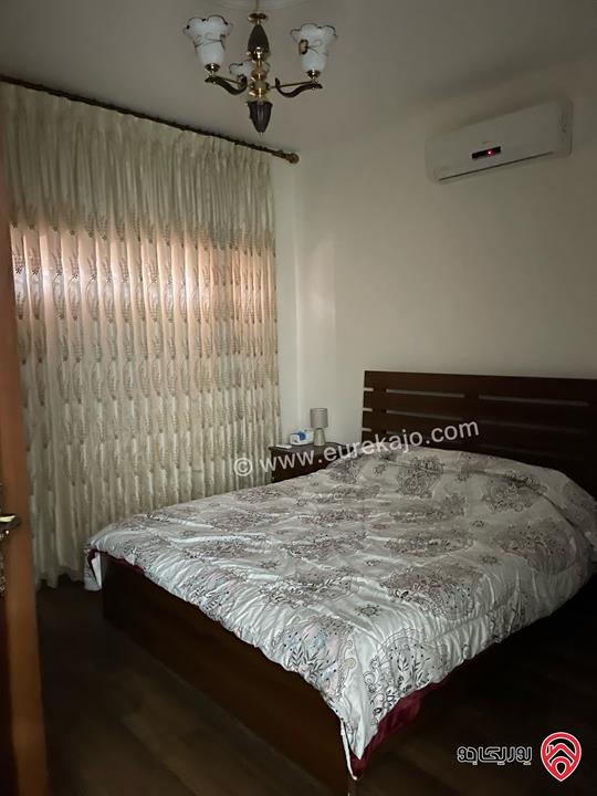 شقة طابق ثالث مساحة 120م للايجار مفروشة في عمان - الجاردنز حي البركة