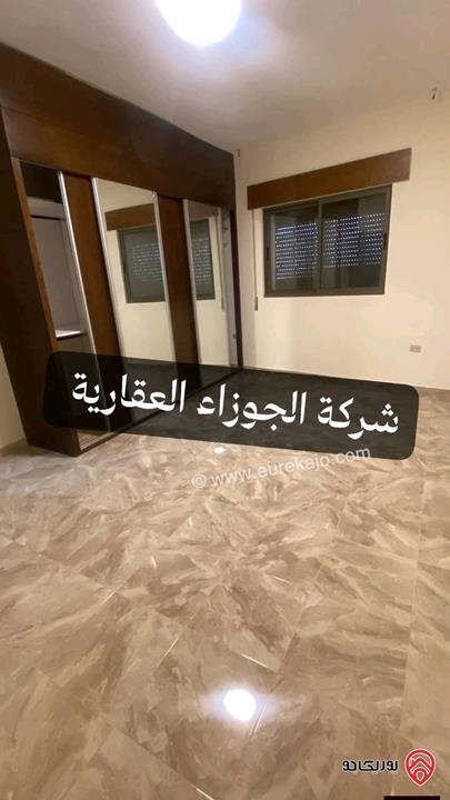 شقة فارغة مساحة 190م للايجار في مجمع تجاري في عمان - مرج الحمام 