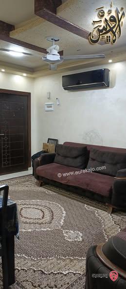 شقة طابق أول فني مساحة 150م للبيـع في الزرقاء - جبل طارق