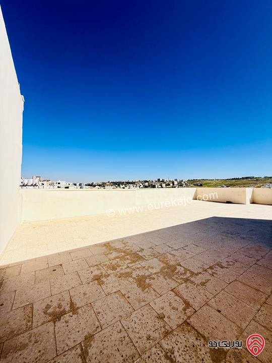 شقة طابق اخير مع روف مساحة 230م للبيع في عمان - شفا بدران اقساط 