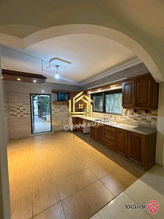 شقة فارغة أرضي مساحة 185م مع ترس 70م للإيجار في عمان - ضاحية الرشيد 