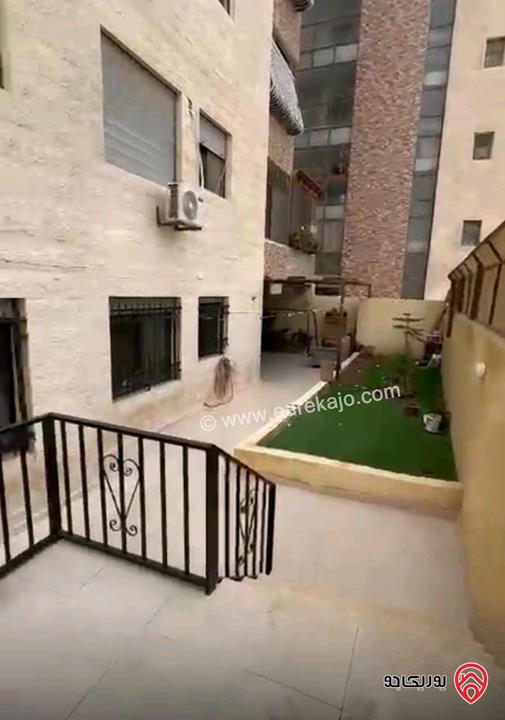 شقة ديلوكس شبه ارضية مساحة 135م داخلي و 90م خارجي للبيع في عمان - الجبيهة حي منصور