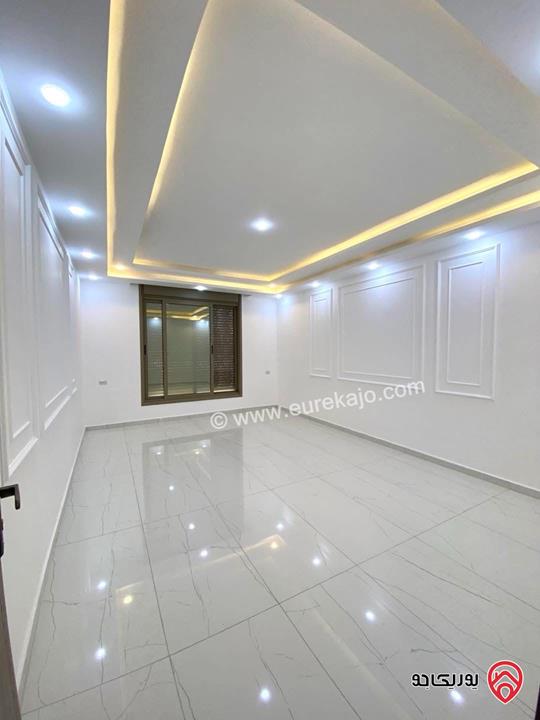 شقة ارضية مساحة 212م داخلي و 200م خارجي للبيع في عمان - ابو علندا اسكان الكهرباء 