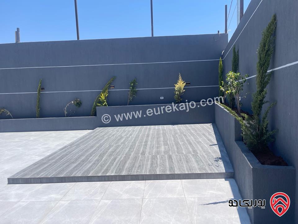 شاليه فاخر مساحة الأرض 680م ومساحة البناء 220م للبيع في البحر الميت منطقة الرامة تشطيب عالي