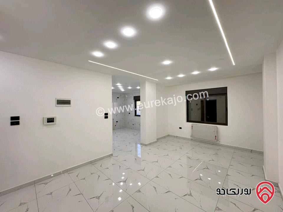 شقتين طابق أرضي 162م و شقة طابق ثالث مع روف 217م للبيع في عمان - البنيات 