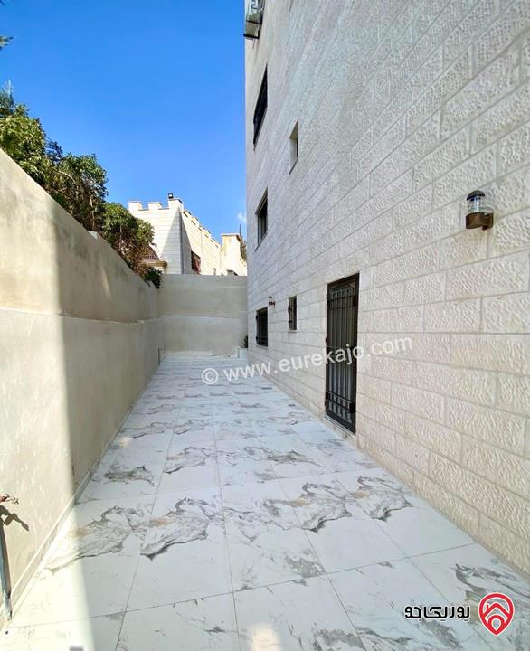 شقة ارضية مساحة 212م داخلي و 200م خارجي للبيع في عمان - ابو علندا اسكان الكهرباء 