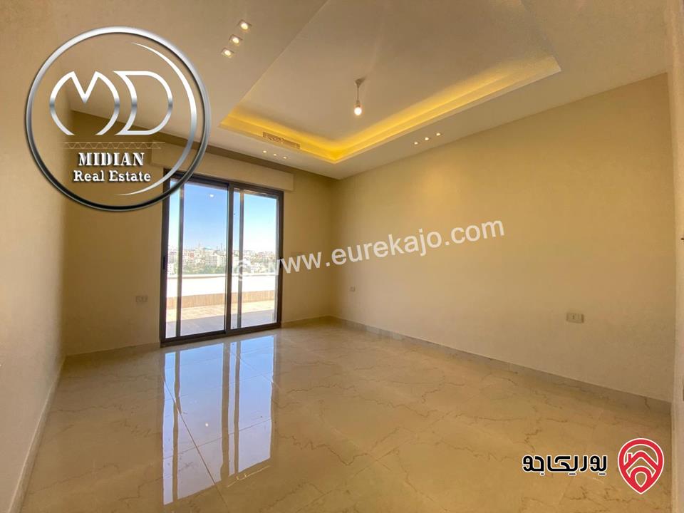 رووف فارغ للايجار في عمان - دابوق مساحة 350م مع تراسات تشطيبات ديكورات عصرية فاخرة اطلالة رائعة جديد لم يسكن