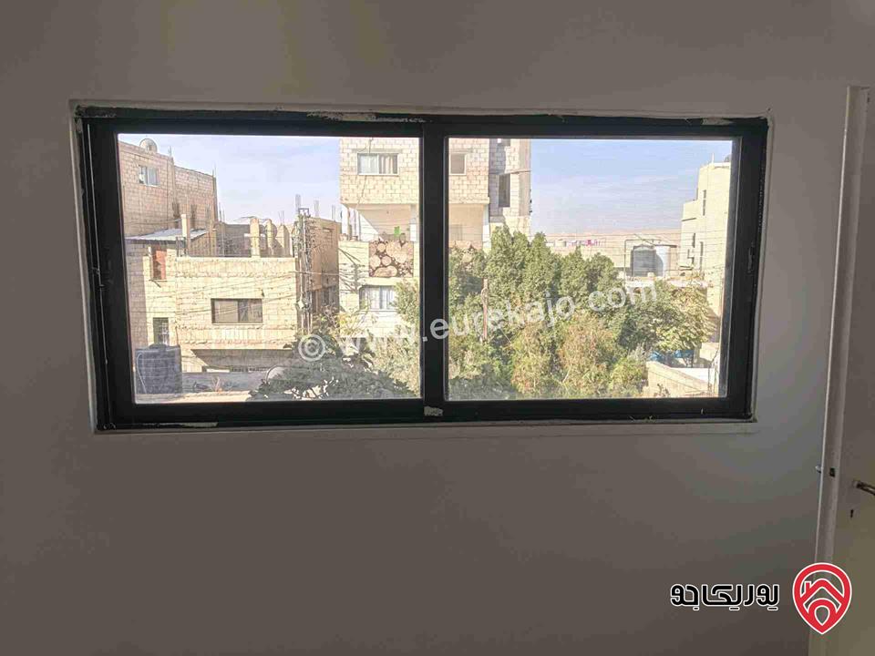 شقة طابق أول مساحة 115م للايجار في الزرقاء - حي رمزي