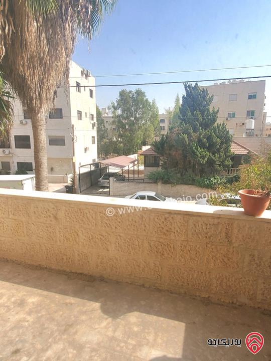 شقة طابقية مساحة 290م للبيع في عمان - الرابية 