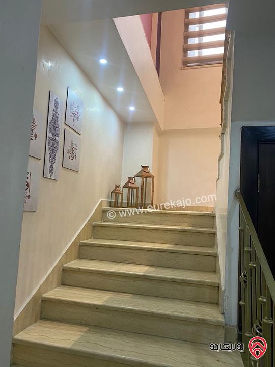 شقة مساحة 192م طابق ثالث دوبلكس للبيع في عمان - جبل عمان 