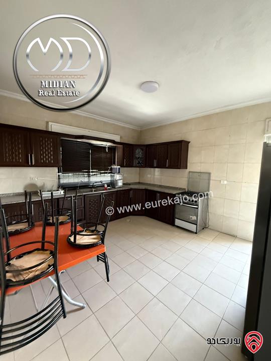 شقة مفروشة للايجار طابق ارضي معلق في عمان - خلدا مساحة 160م تشطيبات و فرش سوبر ديلوكس بسعر مميز