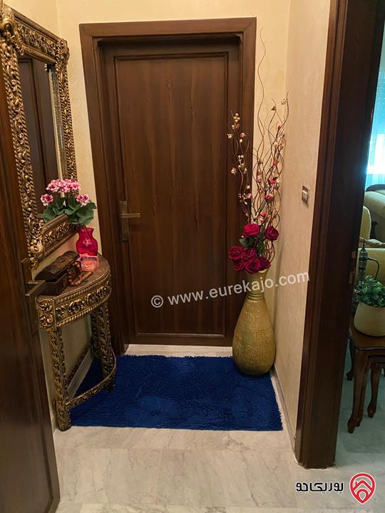 شقة أرضية مساحة 212م + مع ترس واسع جدا 100م للبيع في عمان - طبربور 