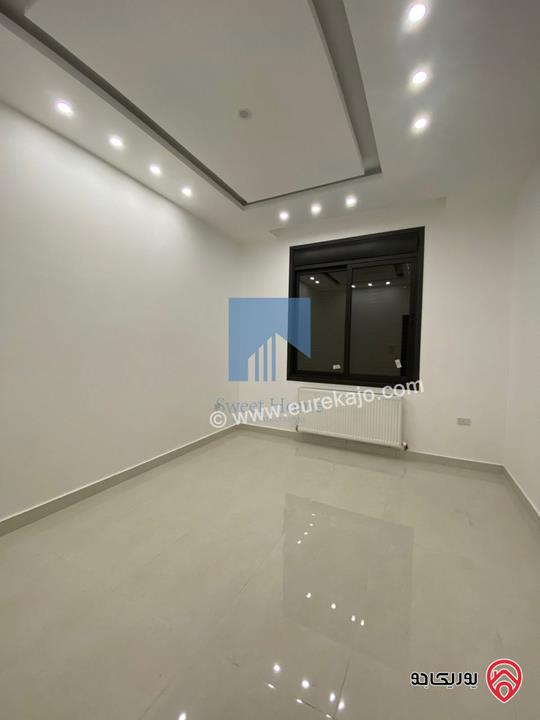 شقة فاخرة للبيع في عمان - الجندويل قرب المتصرفية 170م مع حديقة وترسات 80م تشطيب سوبر ديلوكس بسعر مغري