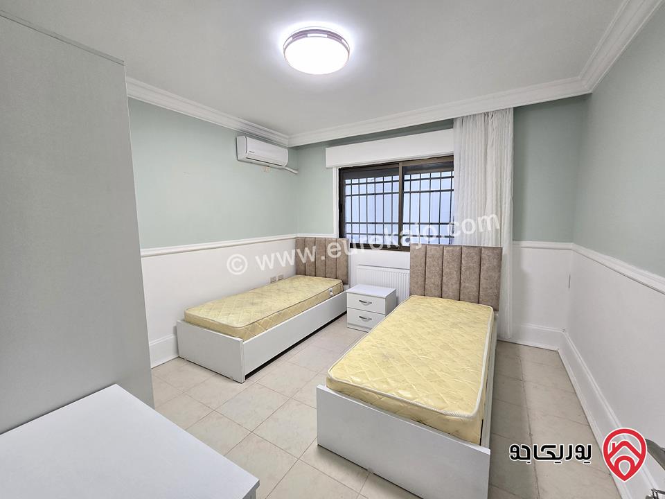 شقه ارضية مفروشة فرش جديد مساحة 150م مع تراس واسع 100م للايجار في عمان - الرابية