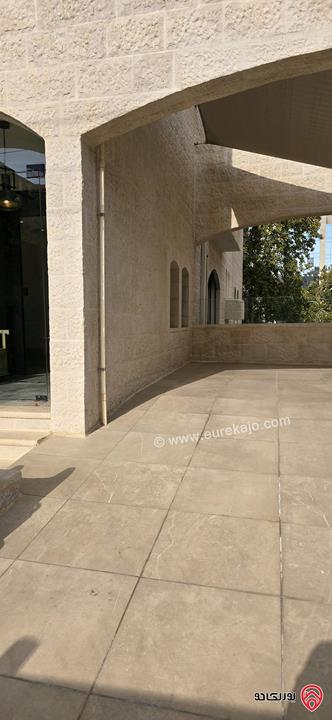 شقة تربلكس مساحة 469م داخلي و 150م خارجي للبيع في عمان - عبدون