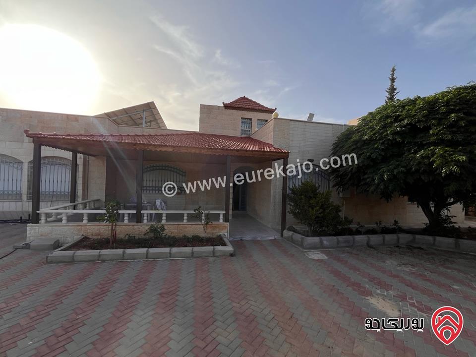 فيلا مساحة 500م على أرض 3 دونم و 750م للبيع في جرش 