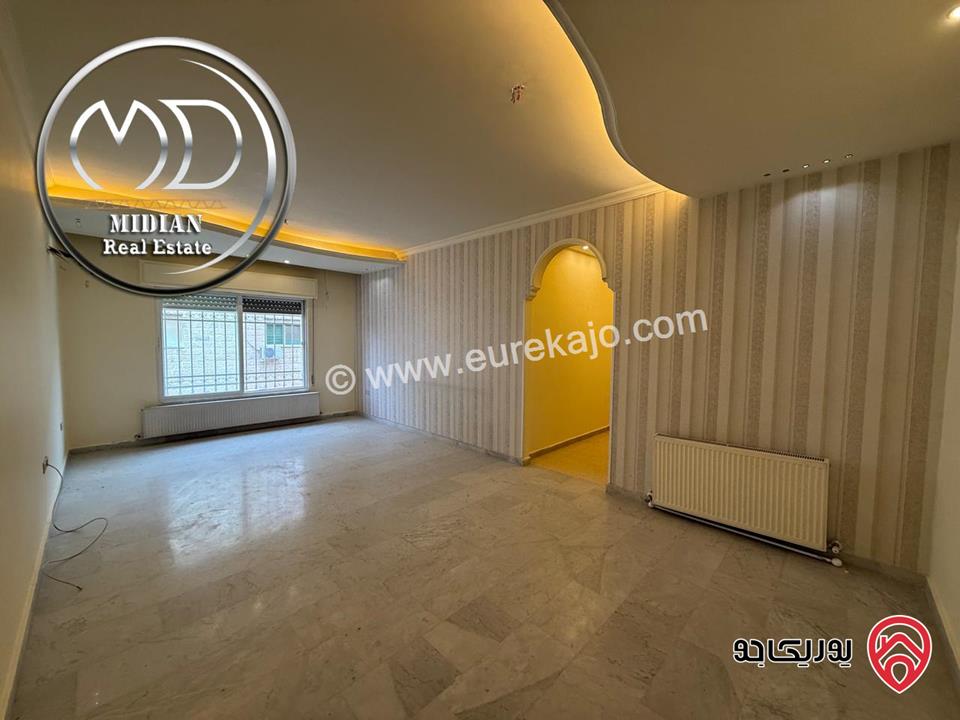 شقة فارغة للايجار في عمان - خلدا مساحة 220م طابق أول تشطيبات و ديكورات سوبر ديلوكس بسعر مميز جداً