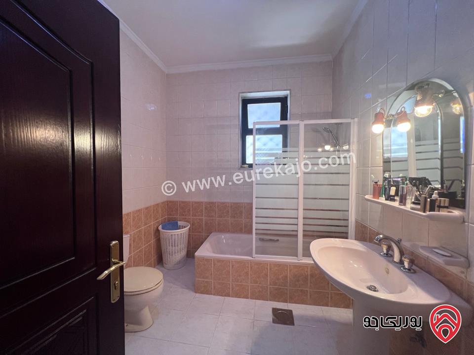 شقة مساحة 305م طابق ثاني للبيع في عمان - الرابية