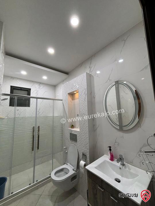 شقة كبيرة مساحة 200م داخلي مع ترس 120م للايجار مفروشة في عمان - الجبيهة حي المنصور