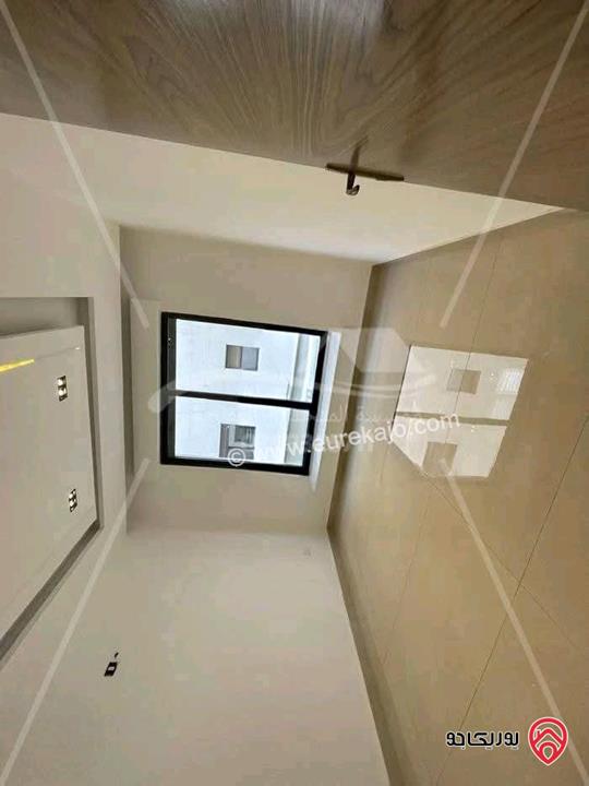 شقة فارغة مساحة 200م طابق اول للايجار جديدة لم تسكن في عمان - خلدا 